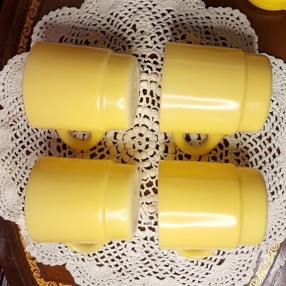 Set of 4 anchor hocking fire king ware milk glass cups vintage‎